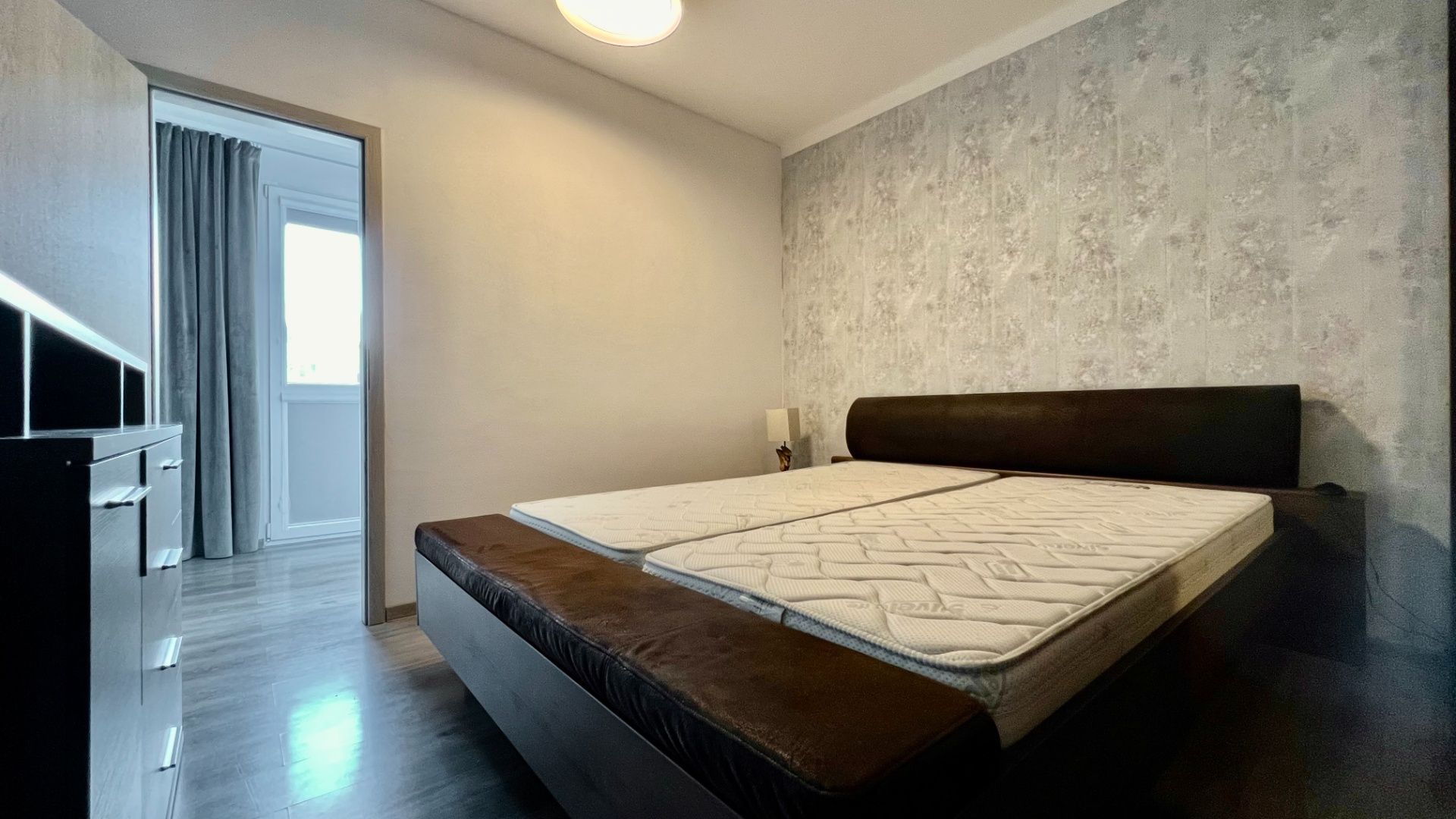 NEWCASTLE | NA PREDAJ: 2,5- izbový byt s balkónom na ul. SNP