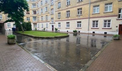 KRÁSNY 3 IZBOVÝ STAROMESTSKÝ BYT SO ZÁHRADOU A ĎALŠÍM NEBYTOVÝM PRIESTOROM NA BREHU DUNAJA