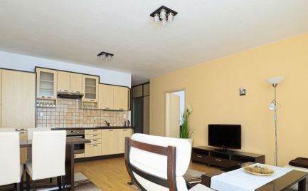 Ponúkame na prenájom 2-izbový byt s parkovaním v novostavbe Tarjanne na ulici Martina Granca v Dúbravke.