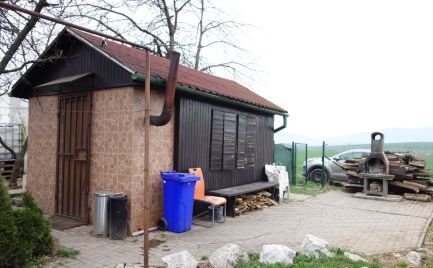 Záhradná chatka v Trenčíne časť Pod Sekerou s 302 m2 pozemkom