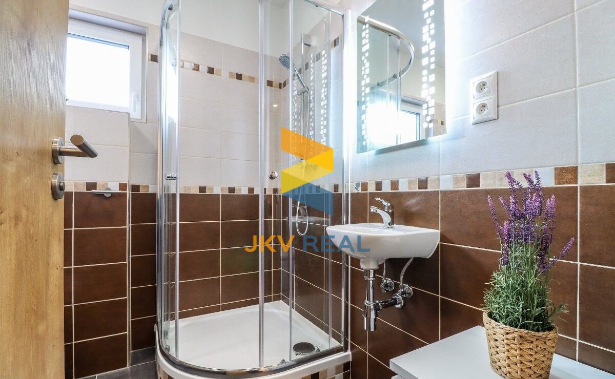 JKV REAL | Ponúkame na predaj LUXUSNÝ 6 izbový rodinný dom v Leopoldov