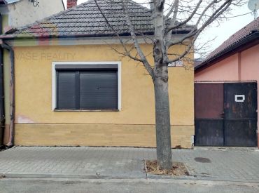 Starší rodinný dom v blízkom centre, Piešťany