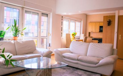 Ponúkame na predaj slnečný 2-izbový byt vo výbornej lokalite na ulici Legionárska, Bratislava III.-Nové Mesto