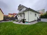 Prenájom 2-poschodového a podpivničeného rodinného domu na bývanie/firemné účely, ul. Podzáhradná, BA II - Podunajské Biskupice