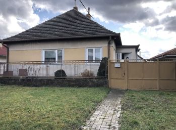 Na predaj 3 izbový rodinný dom v obci Trnovec nad Váhom