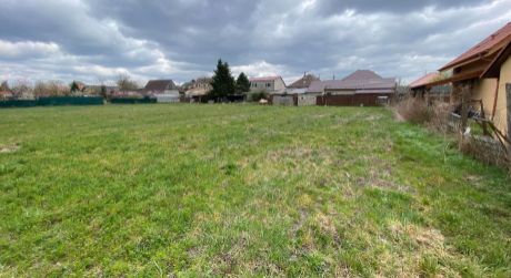 STAVEBNÉ POZEMKY V LÁBE SÚ NA PREDAJ -596m2 a 690m2 alebo 1338m2