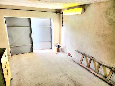 GARÁŽ - Bánovce nad Bebravou - STRED - 24 m2 - EXKLUZÍVNE IBA U NÁS