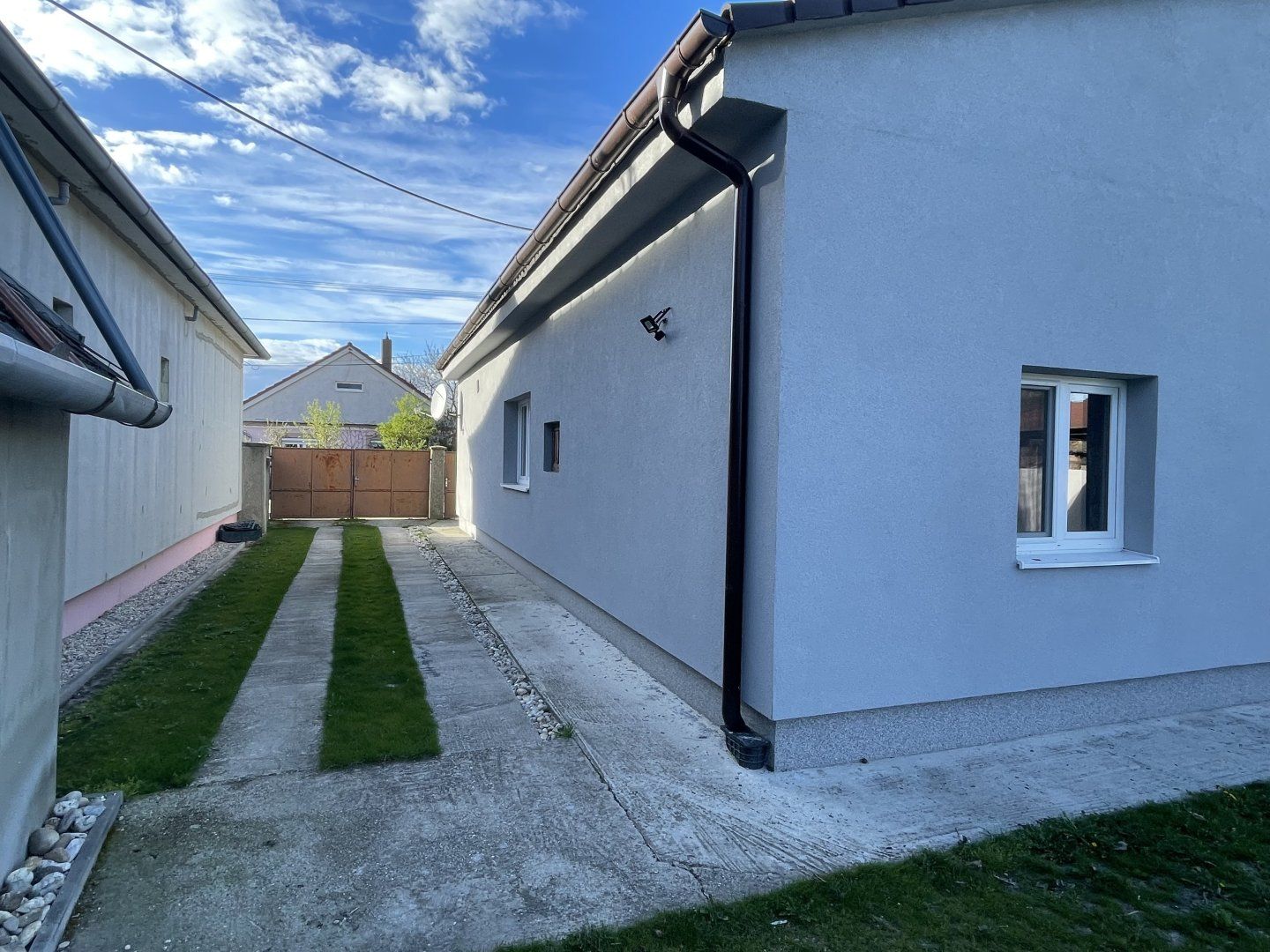 Zrekonštruovaný rodinný dom neďaleko Dunajskej Stredy