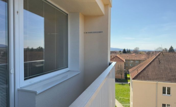 Na predaj 3 izbový byt Prievidza, 66 m², 5.p./7.p., Š. Králika