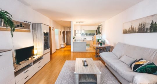 Vyhľadávaná tichá lokalita na Slanci - priestranný 2,5 izbový byt s veľkou zatrávnenou terasou 60m² - Na Grunte  - Bratislava