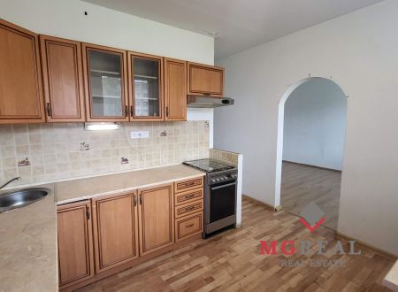 3izbový byt s balkónom - Topoľčany