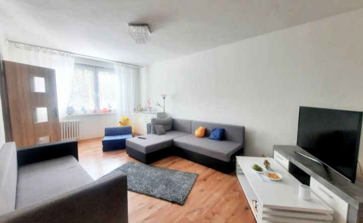 Na predaj priestranný 2 izbový byt - 70 m2  vo Vranove nad Topľou