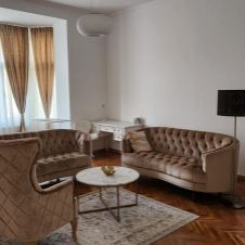 Lukratívny 3 izbový byt na prenájom na ul. Dobrovičova v Bratislave I - Staré Mesto.