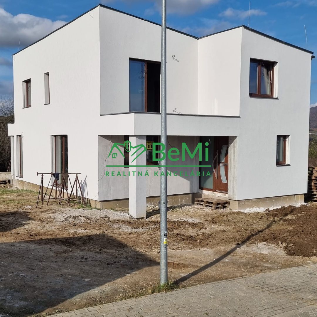 Novostavba rodinného domu v Trenčianskom Jastrabí 042-12-EDVRa