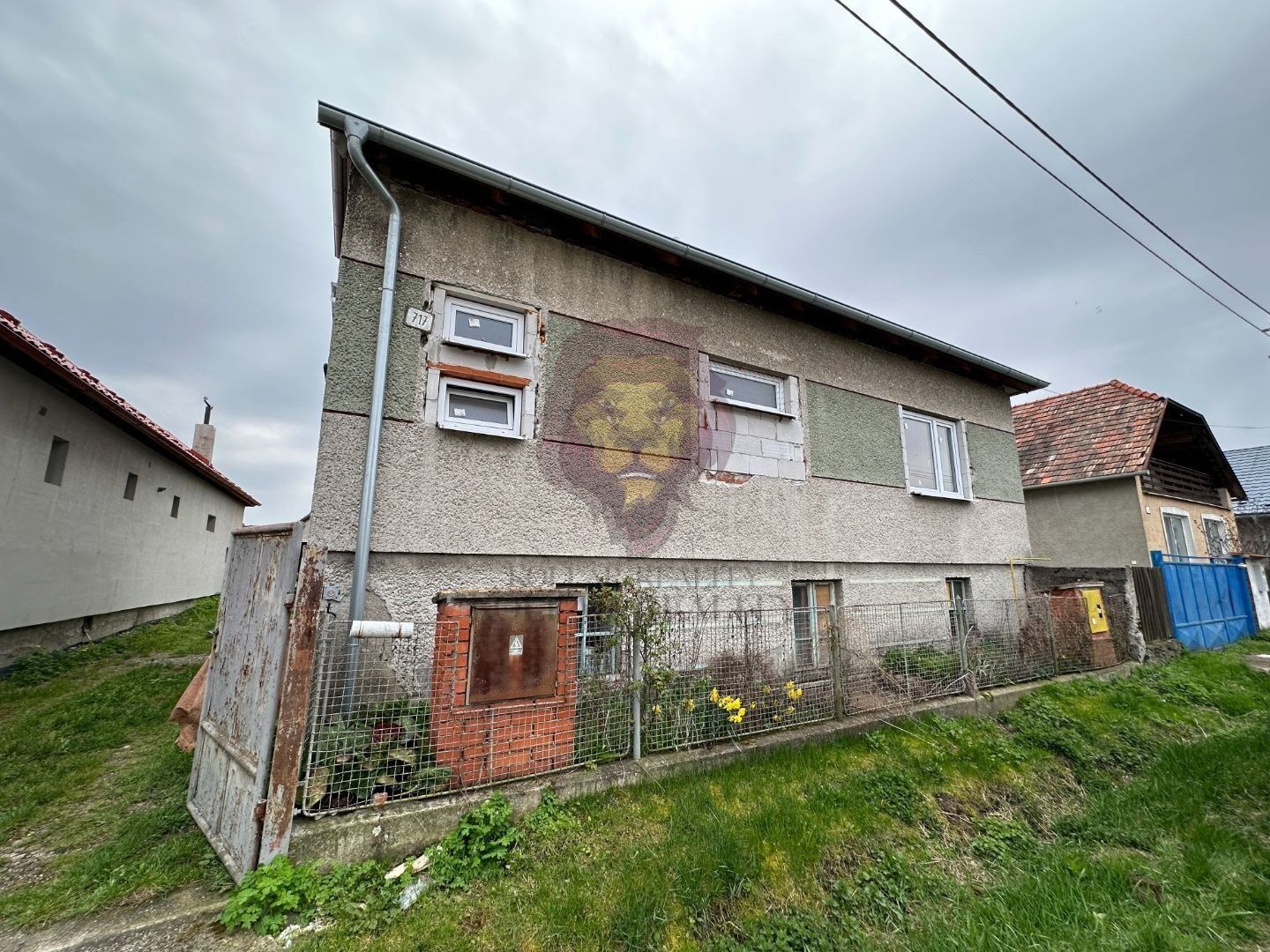 Exkluzívne na predaj: Rozostavaný rodinný dom v obci Kozárovce