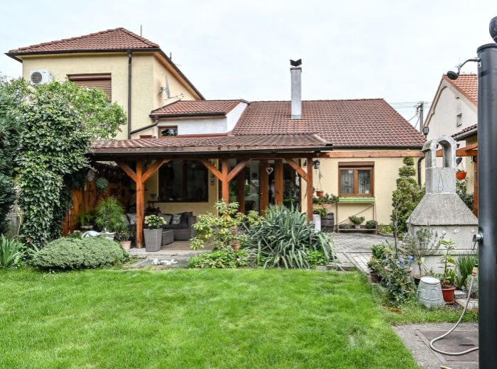 STUPAVA, 5-i dom, 161 m2 – POZEMOK 524 m2, GARÁŽ, terasa, KRB, klimatizácia