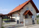 Dom, 4+1, úžitková plocha 125m2, pozemok 550m2, Záhorská Bystrica, Bratislava IV., 1500,- € + energie
