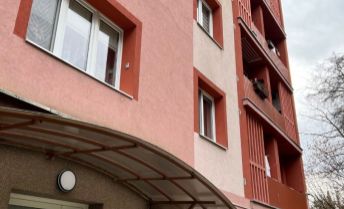 Na predaj 2 izbový byt v Handlovej blízko centra
