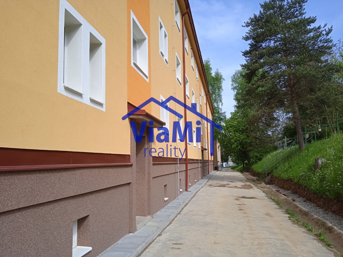 VH-1B3-009c Predaj veľkého 3-izbového bytu v meste Považská Bystrica ulica Lánska