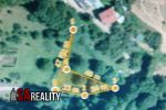 Realitná kancelária SA REALITY ponúka na predaj pekný pozemok pri lese, v krásnom prírodnom prostredí  Banskej Hodruše