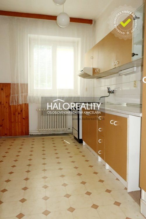 HALO reality - Predaj, štvorizbový byt Prievidza, Staré Sídlisko - ZNÍŽENÁ CENA - EXKLUZÍVNE HALO REALITY