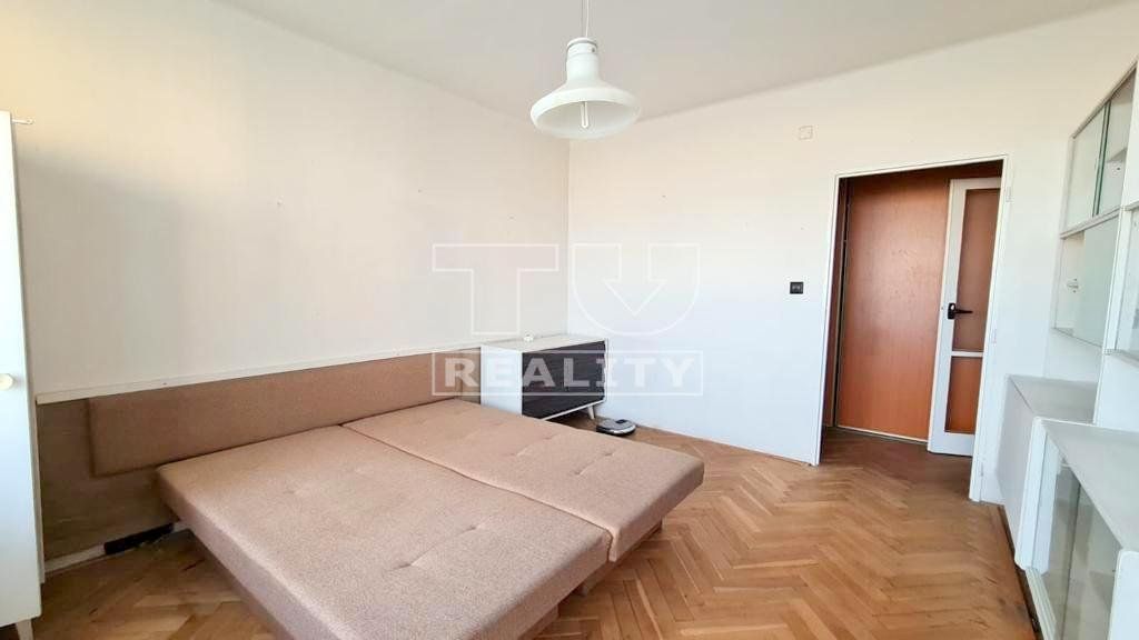 Na predaj 2-izbový byt s tromi balkónmi v centre Nitry, Štúrova ul.62 m2