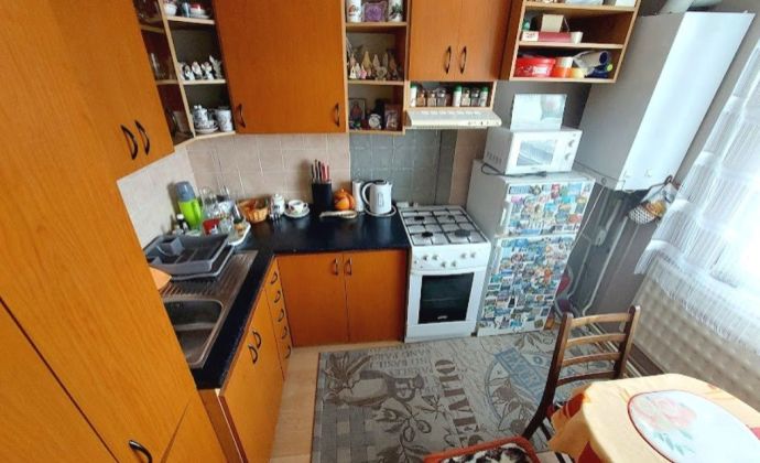 PREDAJ: SLNEČNÝ 1 IZBOVÝ BYT, BAURING, SLOVENSKÁ ĽUPČA