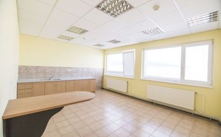 Na prenájom skladové priestory s výmerami od 30 m2 do 1.076 m2 v logistickom areáli v Rači.