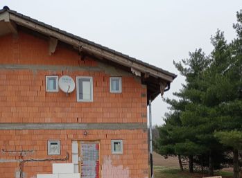 Predaj rozoatavaného domu v obci Mudroňovo