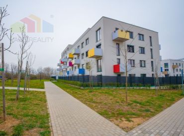 Na prenájom 2-izbový byt s balkónom, 44 m², Hornostavská ul. Nitra, novostavba Zelené dvory, ihneď voľný, parkovacie státie