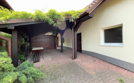 Ponúkame na prenájom rodinný dom v Podunajských Biskuiciach na ulici Devätinová, vhodný na administratívne účely