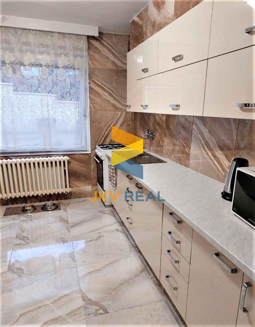 JKV REAL | Ponúkame na predaj 4 izbový dom v Nitre časť ZOBOR s dvoj garážou