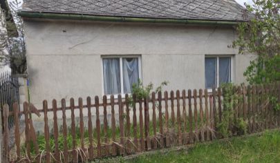 Na predaj starší  2. izbový rodiný dom Malacky, Táborisko.