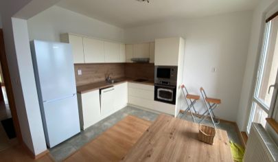 NA PRENÁJOM pekný 2 izbový byt s 2 balkónmi - Hájik