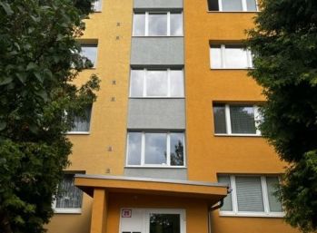 Ponúkame na predaj 2i byt na Sabinovskej ulici v Prešove.