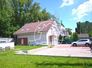 PRENÁJOM: 5 izb. rodinný dom, Studená ulica, pozemok 659 m2 v blízkosti jazera Zlaté piesky, Bratislava II Ružinov Trnávka
