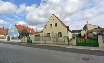 Predaj- starší 6- izb. rodinný dom + garáž + dielňa a vínna pivnica s pekným pozemkom (814 m2) v intraviláne malebnej obce Edelstal (12 km od Bratislavy) , Rakúsko- Burgenland
