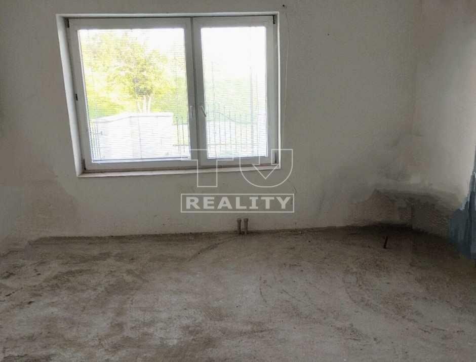 Na predaj  menší rodinný dom /230 m2/ v Ľuboreči.