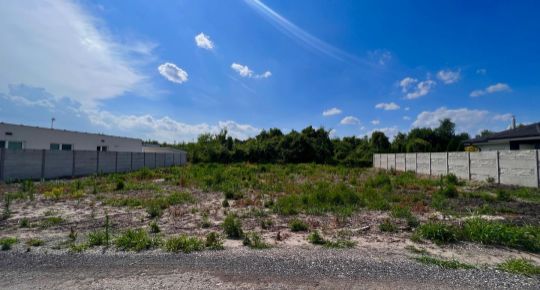 NA PREDAJ STAVEBNÝ POZEMOK, 800m2, HUBICE