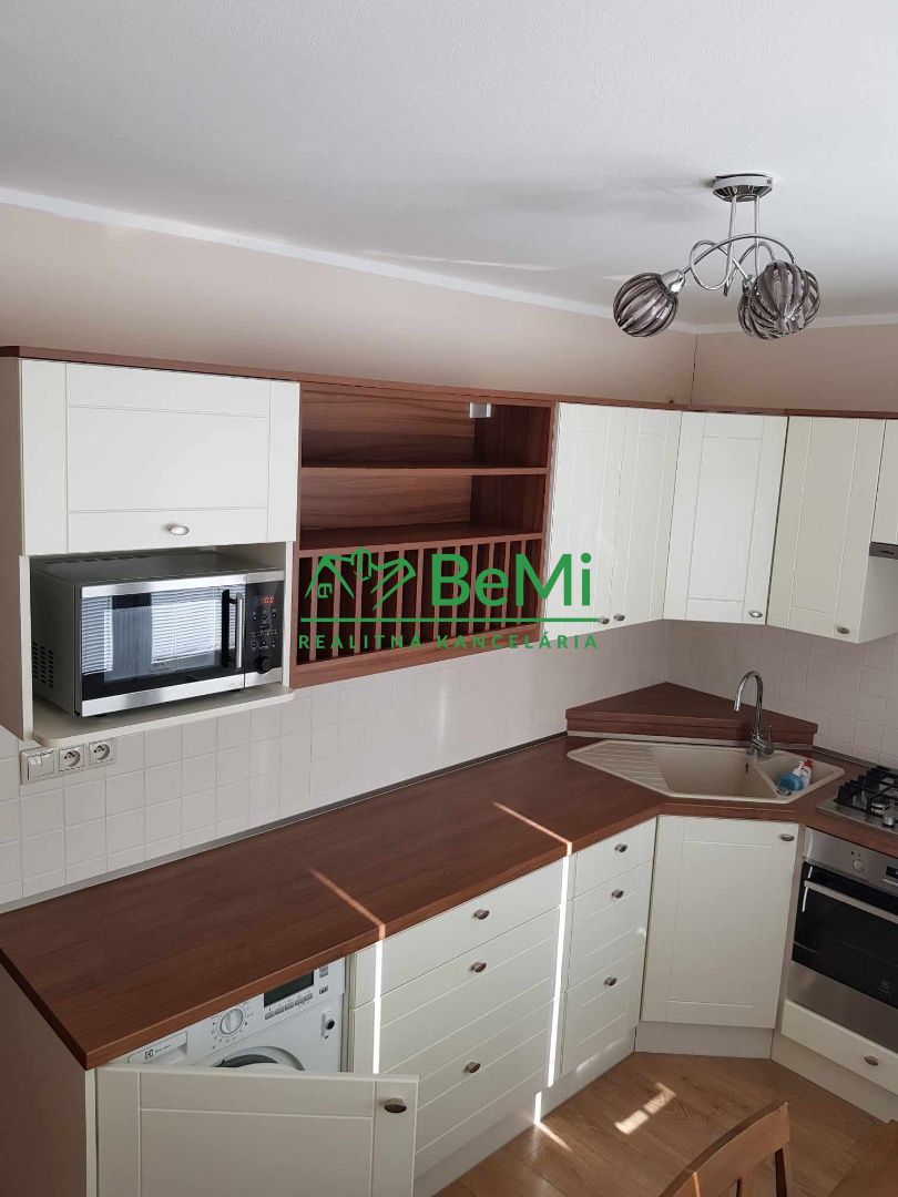Predaj 3 izbového zrekonštruovaného bytu - Dudince (030-113-PEKR)