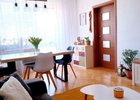 Zrekonštruovaný, zariadený 3 izb. byt s 3 loggiami Banská Bystrica- Fončorda predaj
