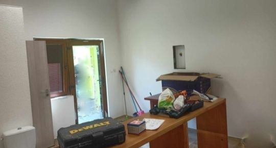 Prenájom, kancelária 20 m2 s vlastným sociálnym zariadením