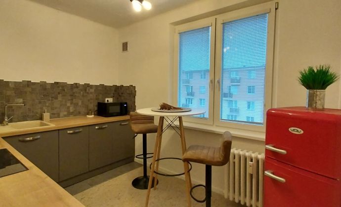 kompletná rekonštrukcia  - 3 izbový byt Nitra Schurmannova ulica