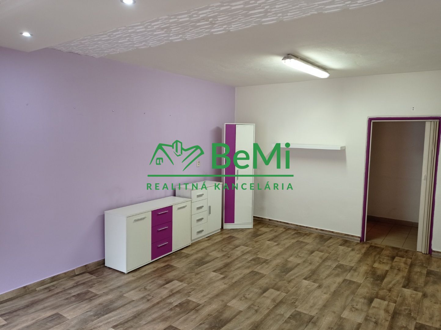 Iný-Prenájom-Levice-300.00 €