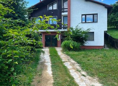 PREDAJ - RODINNÝ DOM DOLNÁ MARIKOVÁ OKRES POVAŽSKÁ BYSTRICA