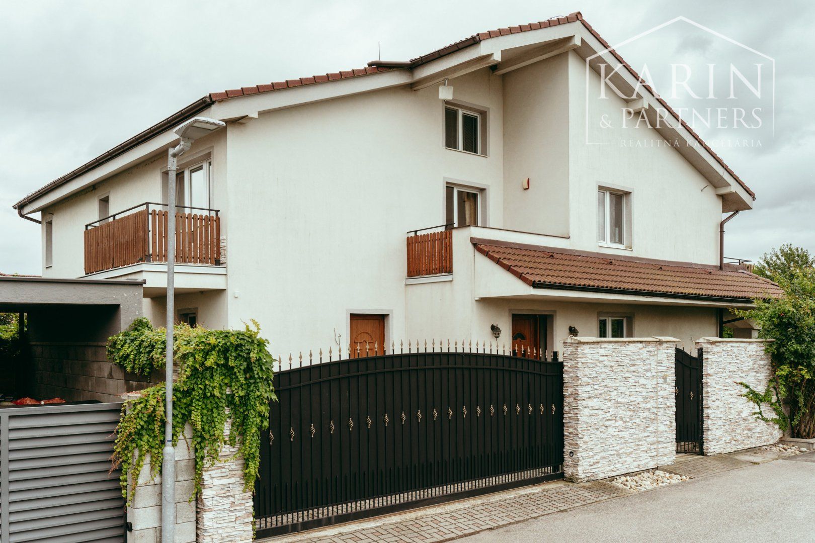 RODINNÝ DOM V ROVINKE