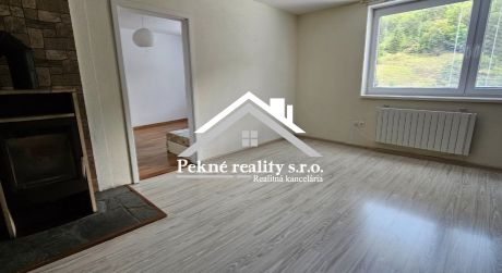 Predaj 2 izbového bytu v obci Podkriváň