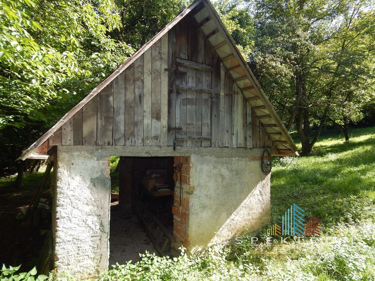 SPEKTRUM REALITY- Na predaj 3-izbový rodinný dom s pozemkom 1840 m2, Valaská Bela, okres Prievidza