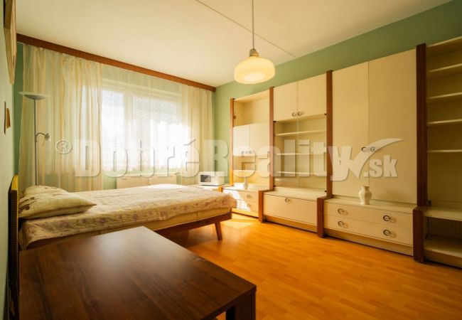 Predané: Stredový 3 izbový byt s loggiou, 75 m2, Detva