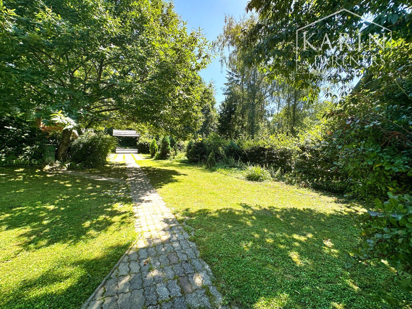 Rekreačná chata s krásnou záhradou 970m2 - jazero Počúvadlo - Banská Štiavnica